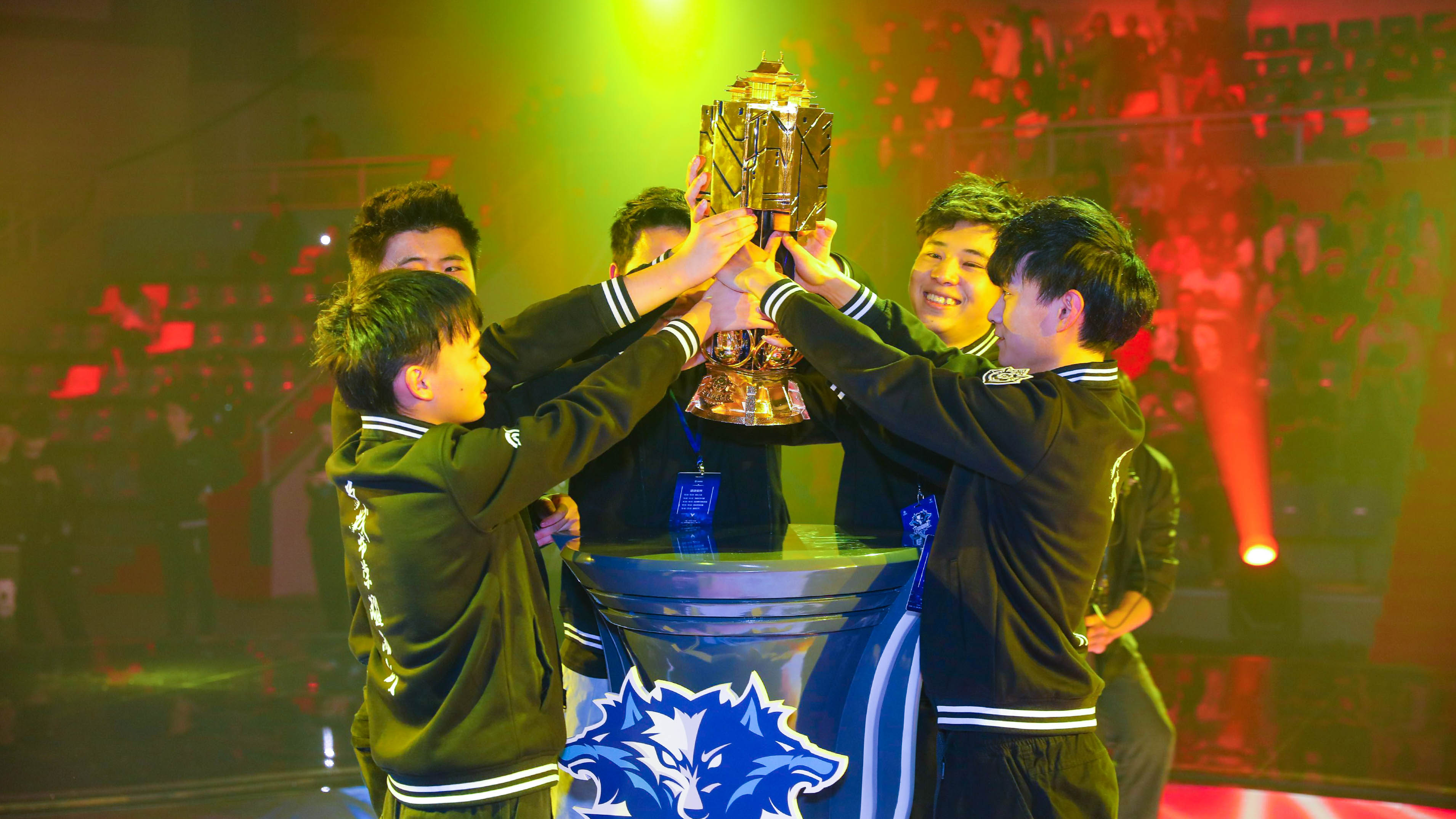 天才中单的陨落？武汉eStarPro.清融状态低迷，疑似被轮换。-雷火竞技